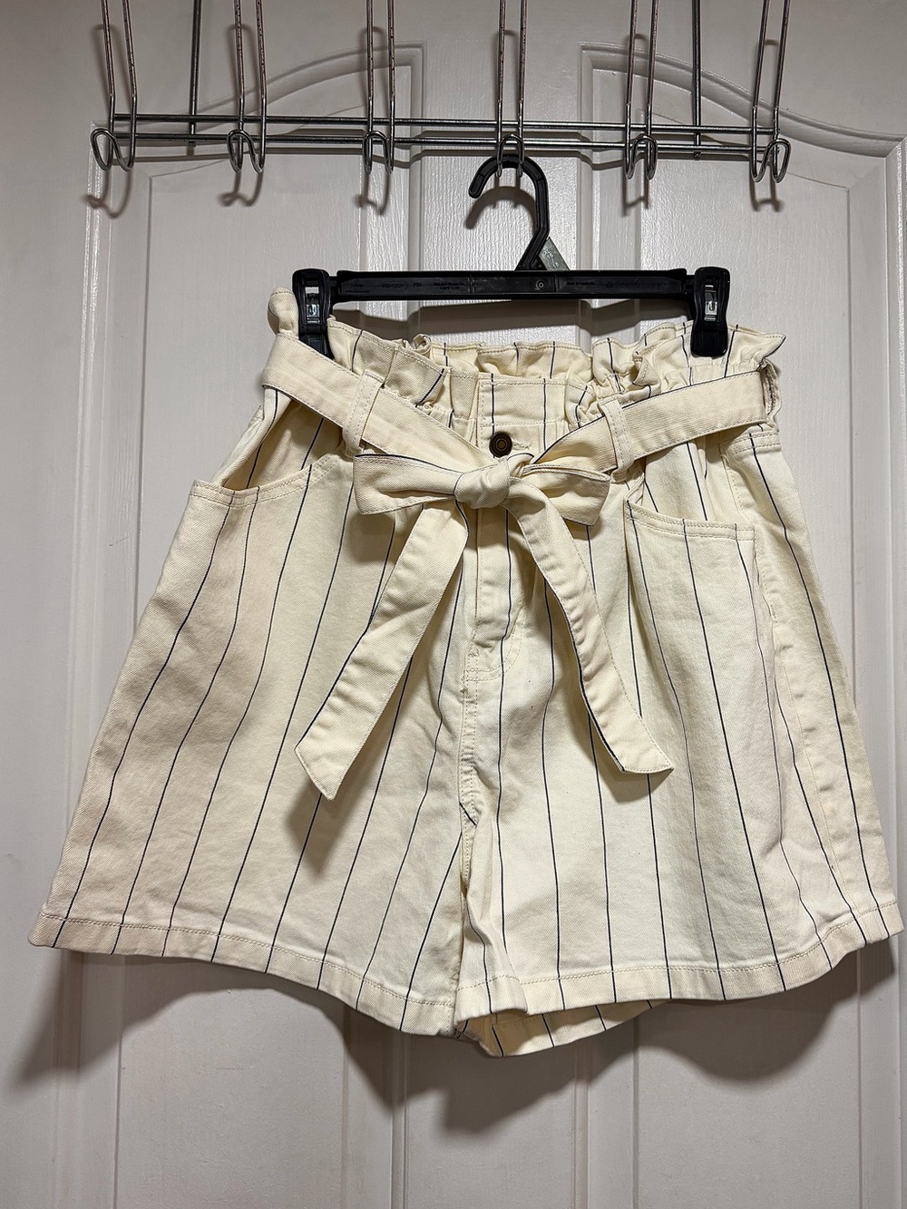 Women’s Striped Waist Tie Shorts